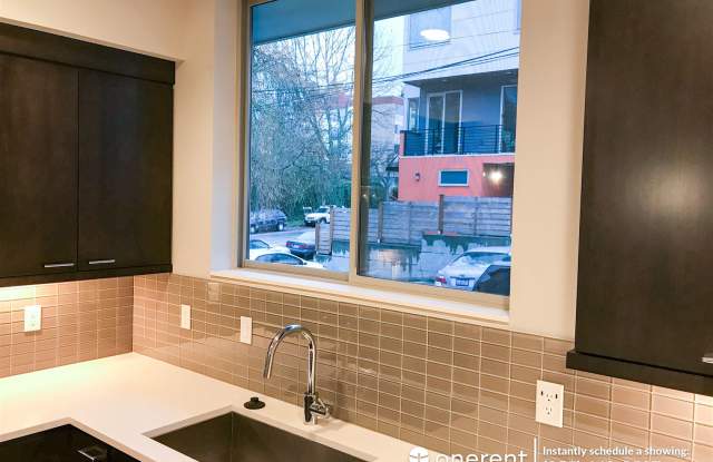 918 Martin Luther King Jr Way S #C Gallery 3