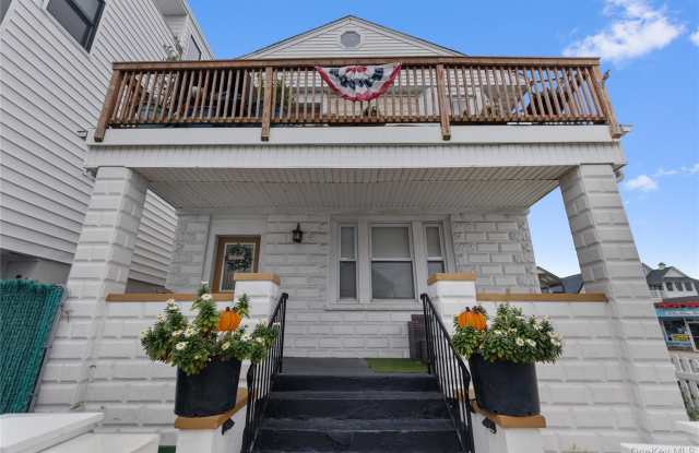 53 Pennsylvania Ave unit: 1St Floor - 53 Pennsylvania Avenue, Long Beach, NY 11561