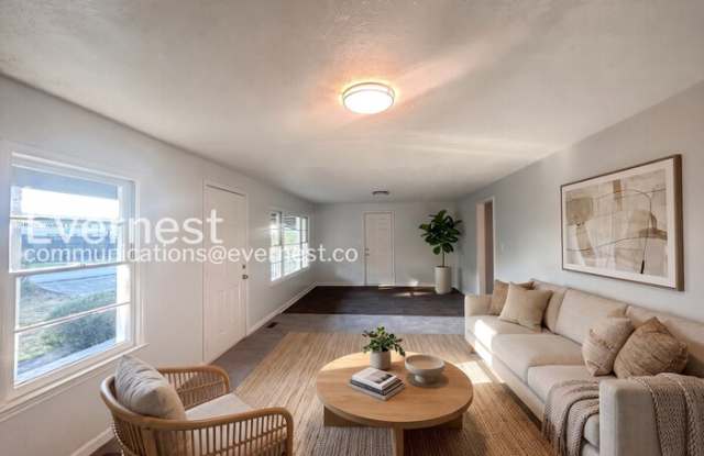 105 Gloria Drive Gallery 3