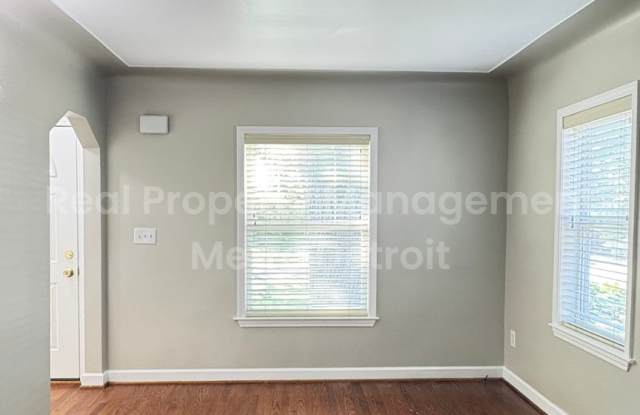 3-Bedroom Berkley Home with Upstairs Primary Suite & Fenced Yard Gallery 3