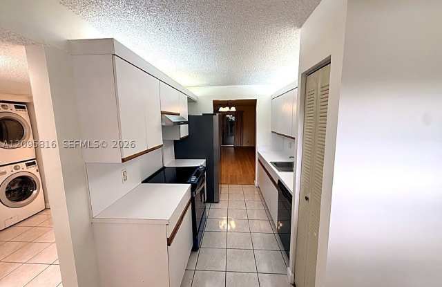 1200 SW 124th Terrace Gallery 3