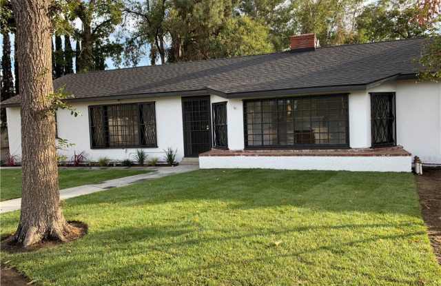 16814 Rayen Street Gallery 2