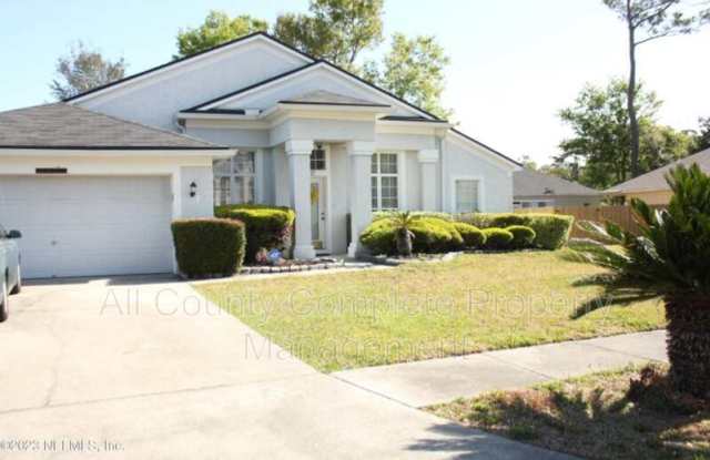 707 Chestnut Oak Dr N - 707 Chestnut Oak Drive North, Jacksonville, FL 32218
