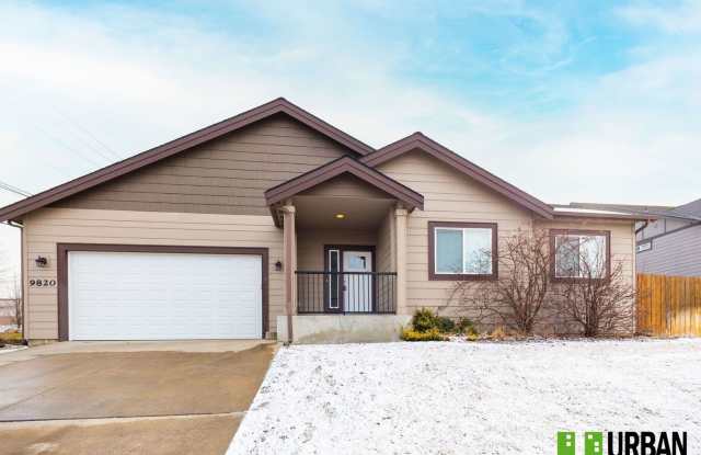 Clean, Comfortable Home in a Great Spokane Valley Location! - 9820 East Knox Avenue, Spokane Valley, WA 99206
