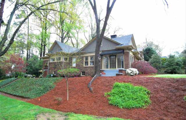 1200 Stillwood Dr Gallery 2