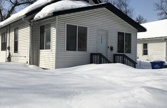 1006 University Dr N - 1006 North University Drive, Fargo, ND 58102