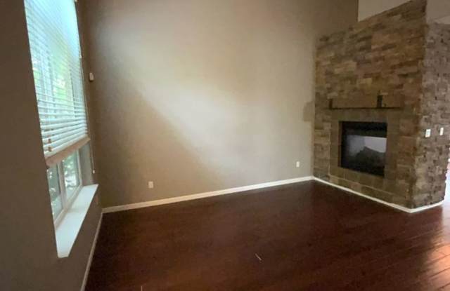 Beautiful 4br 2ba Home located in the back of Ventana Ranch Gallery 3