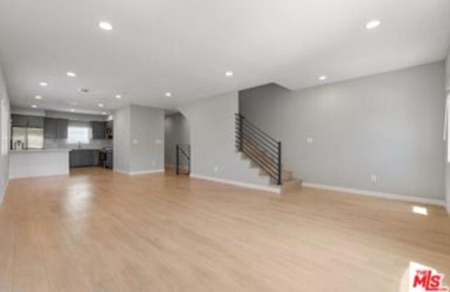 6119 Fountain Avenue Gallery 1