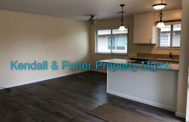 2 Bedroom Condo Blocks From The Beach! Gallery 4