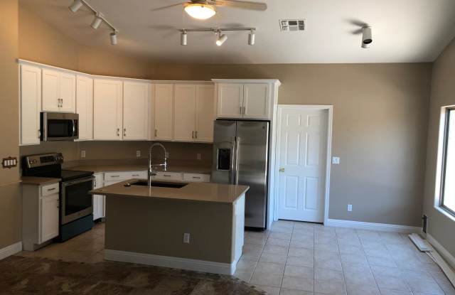 2238 E HESTON Drive Gallery 2