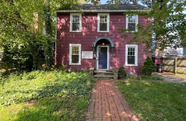 3-Bedroom House with Theater-style Basement | Parking, Laundry, & Fenced Yard photos photos