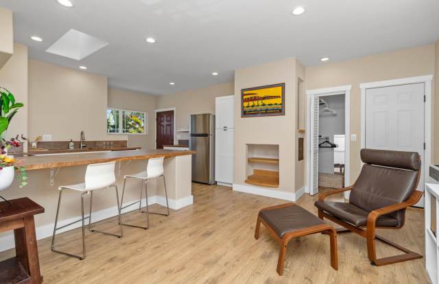 Charming Coastal Studio in Carlsbad - Furnished, all utilities + wi-fi included! photos photos Charming Coastal Studio in Carlsbad - Furnished, all utilities + wi-fi included! photos photos