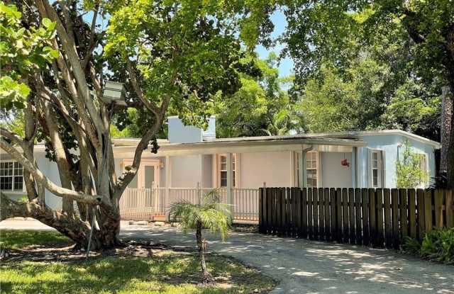 1226 SW 18TH AV photos photos