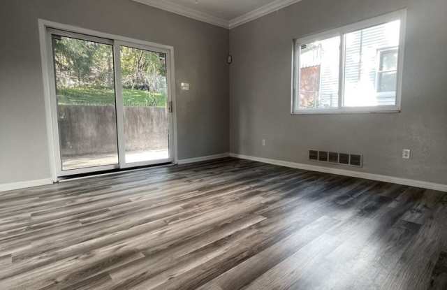 2 Bedroom 1 bath w/laundry and yard photos photos