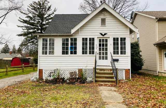 Spacious 3-Bedroom Mentor Home with Hardwood Floors and Garage photos photos