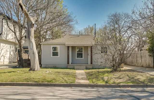 2933 Moss St, Austin, TX 78722 - 2933 Moss Street, Austin, TX 78722