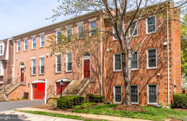 4 S MANCHESTER ST - 4 South Manchester Street, Arlington, VA 22204