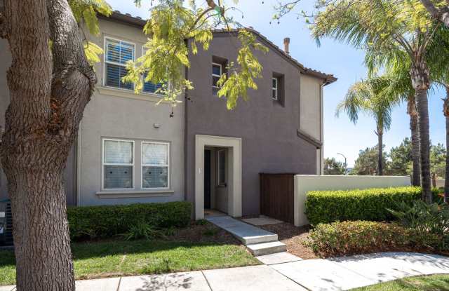 Live Big in Eastlake! This is the ONE. photos photos Live Big in Eastlake! This is the ONE. photos photos
