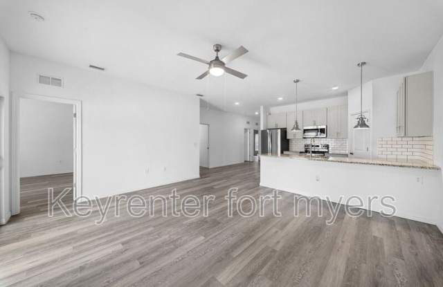 4716 29th St SW Gallery 2
