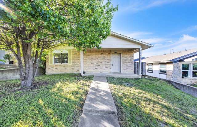 5725 Alsace Trail Gallery 2