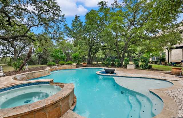 66 SENDERO VERDE photos photos