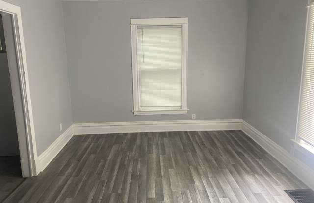 425 Bellevue Pl Gallery 4