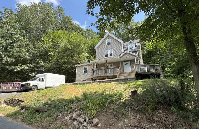 84 Yale St photos photos