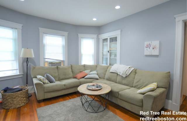 18 Hunnewell Ave photos photos