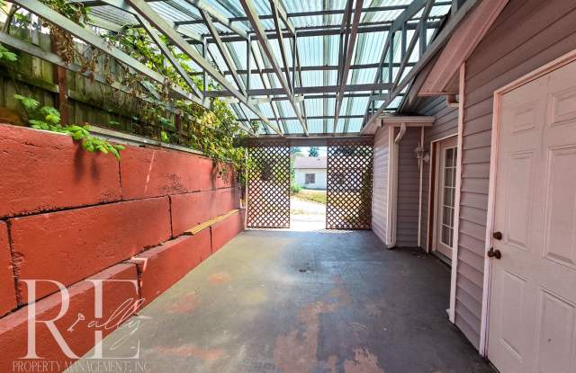 3-Bed Townhome w/ Private Outdoor Spaces  Bright Interiors photos photos