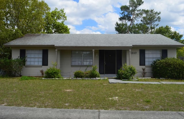 2317 E Dana Dr - 2317 East Dana Drive, Deltona, FL 32738