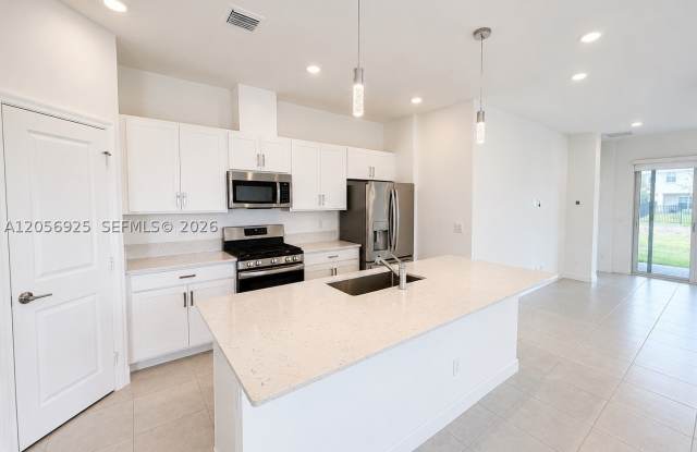 1416 Haywagon Trl Gallery 4