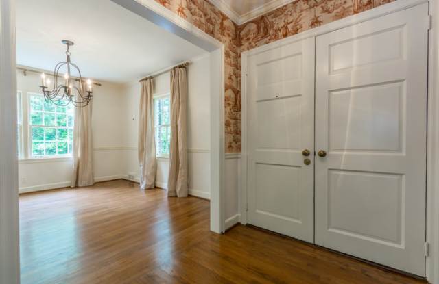 2909 Castlewood Drive Northwest Gallery 3
