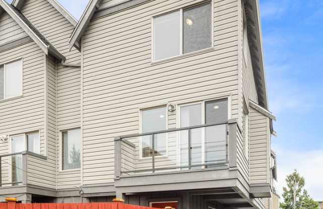 South Seattle 2 Bedroom 1.5 Bath Townhouse - 1 Car Garage photos photos