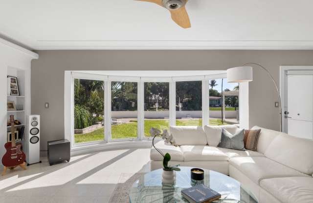 7901 Noremac Avenue photos photos