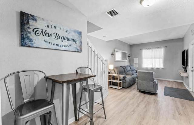 2928 HIDDEN HILLS Road Gallery 2