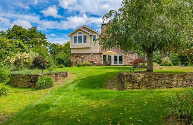 27 W Tiana Road - 27 West Tiana Road, Hampton Bays, NY 11946