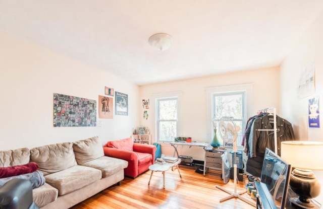 23 Wisconsin Ave. photos photos