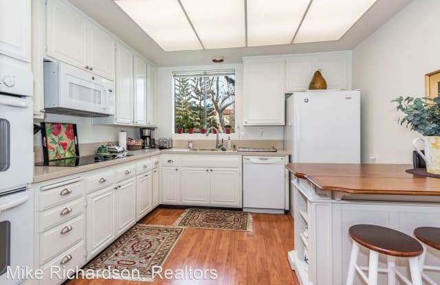 46 Sea View Rd - 46 Seaview Dr, Montecito, CA 93108