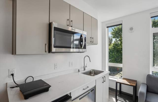 Fifty-Two Apartments - Student Housing Gallery 4