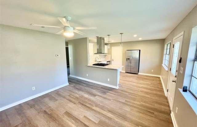 908  W 15th ST - 908 West 15th Street, Georgetown, TX 78626