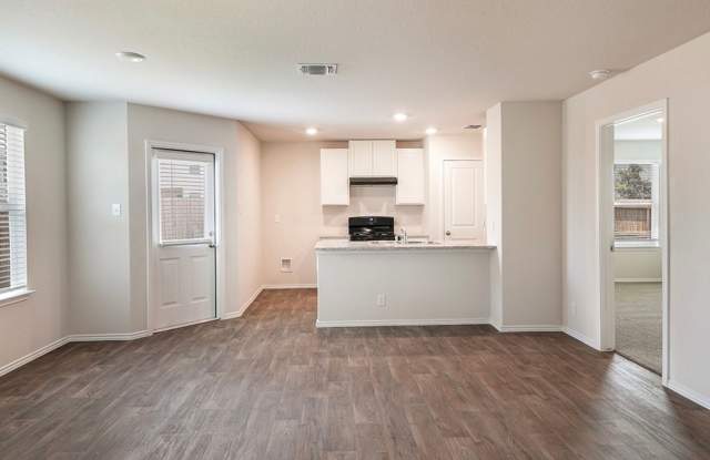 2 Week Free Move-In Special! Modern 3-Bedroom Home in Whisper Falls with Resort-Style Amenities Gallery 3