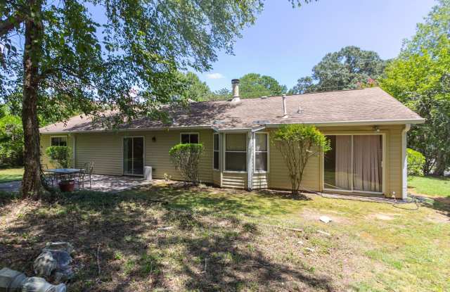 COMING SOON - 3 Bedroom 2 Bathroom Ranch Gallery 4