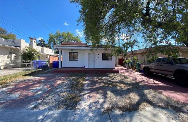 2460 NW 15th St photos photos