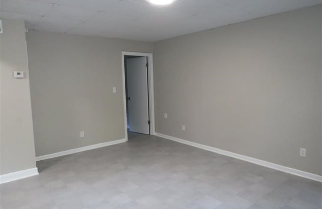 210-18 Colonial Drive Gallery 4