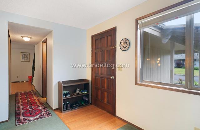 3008 Southwest 16th Circle Gallery 4