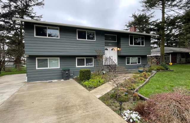 ***PENDING APPLICATION***Gorgeous 4 Bedroom Home In Desirable West Beach Area! photos photos