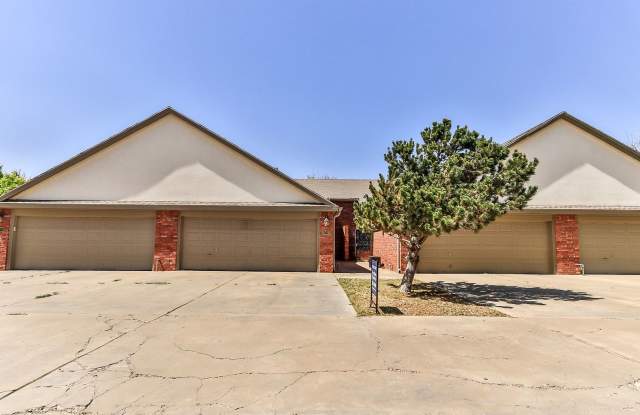 Gorgeous Town-Home In Convenient Location! photos photos