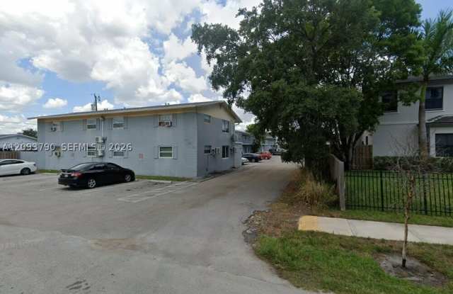 1935 SW 5th Pl Gallery 2