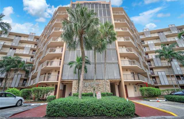 3301 N Country Club Dr photos photos