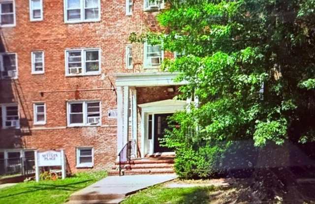 711 Plainfield Ave photos photos